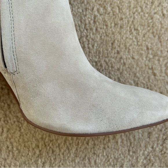 NIB Anthropologie Silent D Apage Cone Heel Booties in Light Grey Suede - Size 38 - Picture 15 of 15